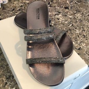 NWT**Kenneth Cole Reaction Sandals Pewter size 9.5